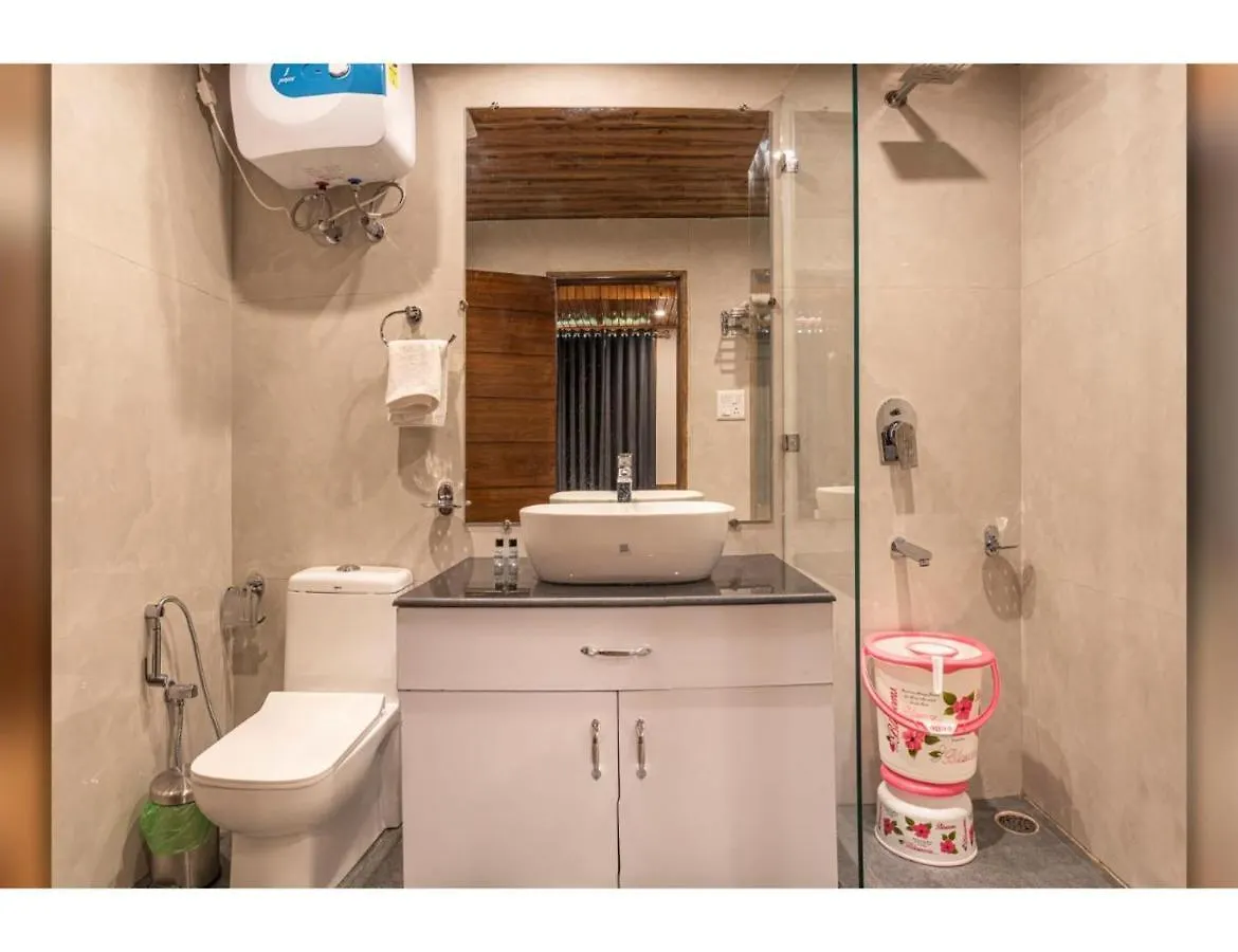 Crossroads Bed & Breakfast, Shimla Apartment