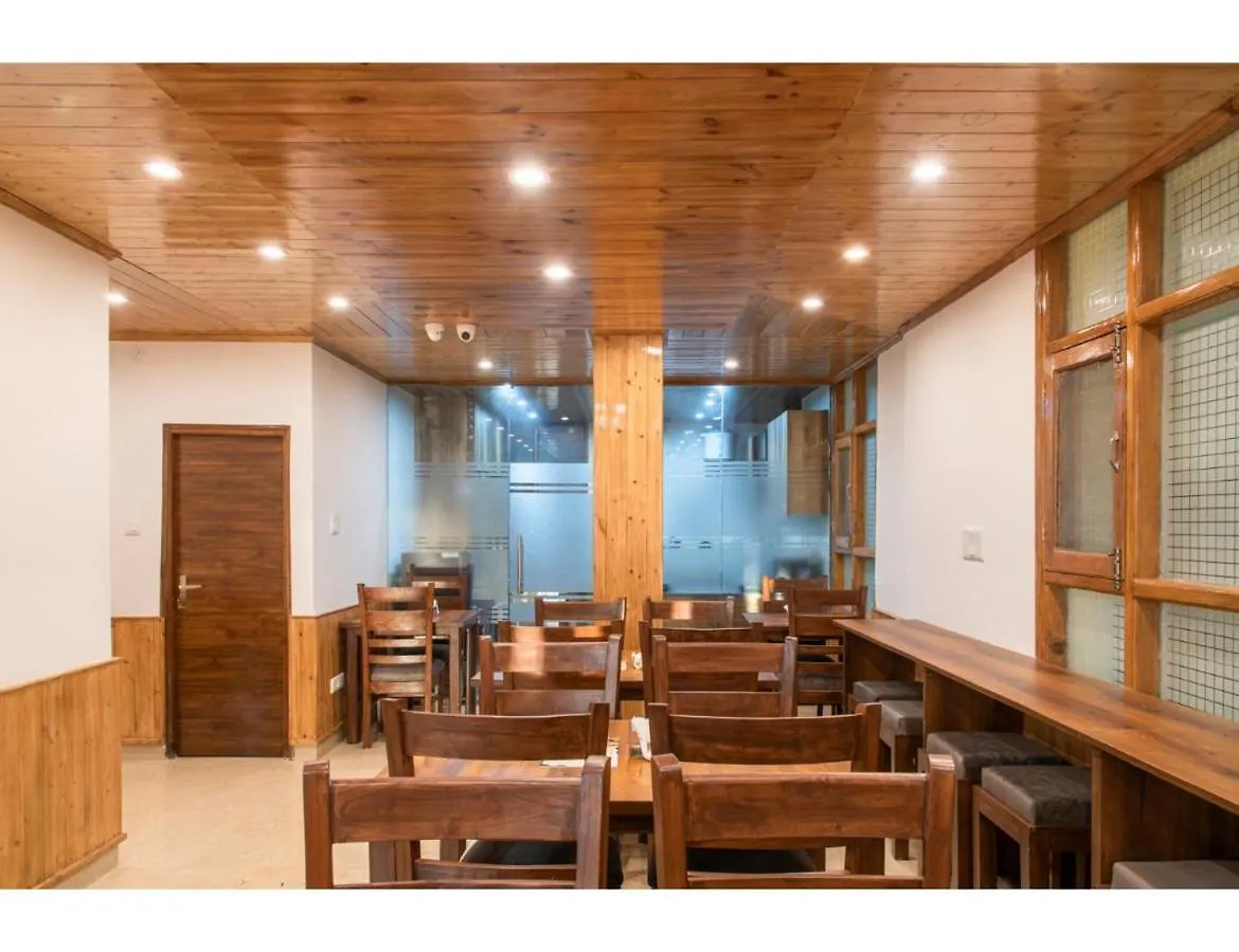 Homestay Crossroads Bed & Breakfast, Shimla Apartment